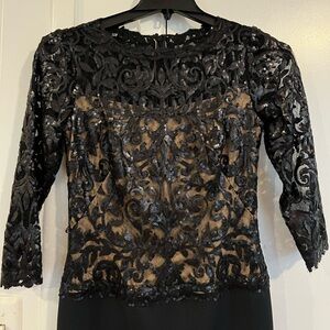 Tadashi Shoji
Sequin Illusion Lace Midi Dress